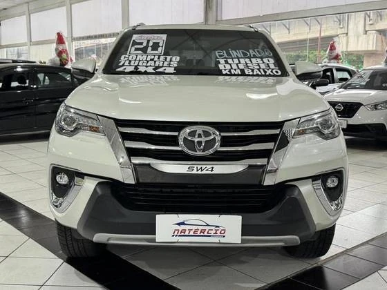TOYOTA HILUX SW4