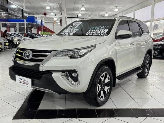 TOYOTA HILUX SW4
