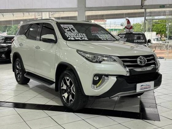TOYOTA HILUX SW4