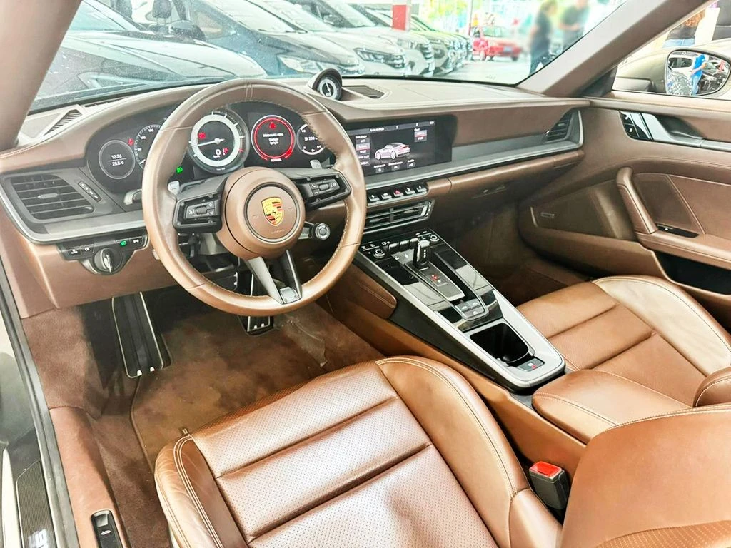 PORSCHE 911