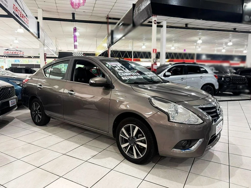 NISSAN VERSA