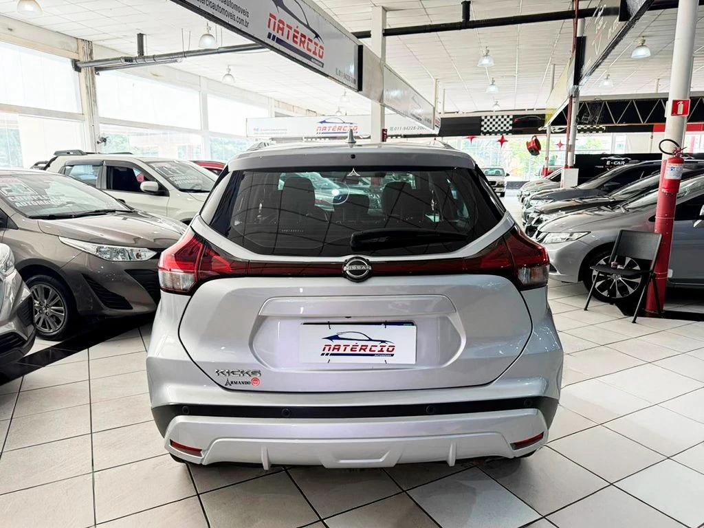 NISSAN KICKS