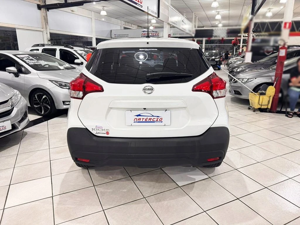 NISSAN KICKS