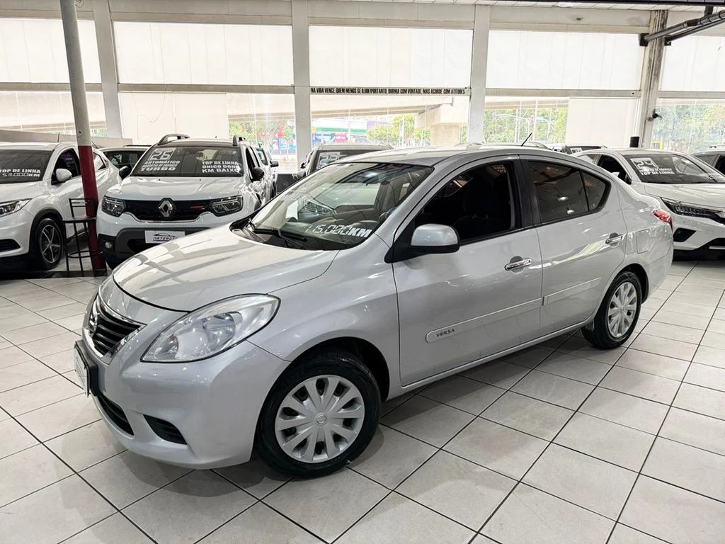NISSAN VERSA