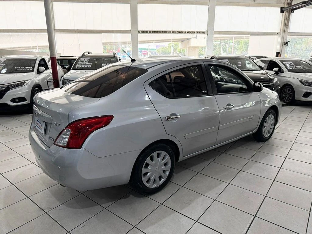 NISSAN VERSA