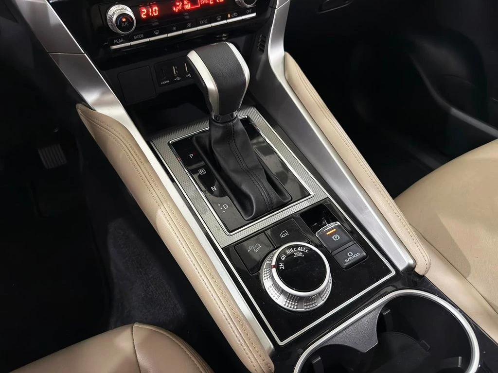 MITSUBISHI PAJERO SPORT