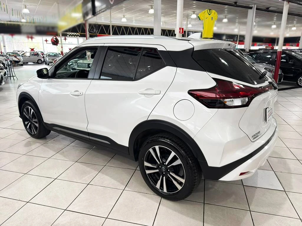 NISSAN KICKS PLAY