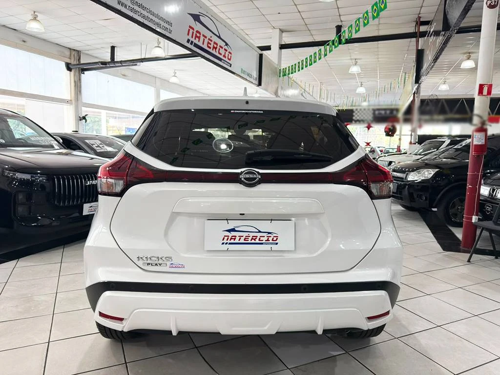 NISSAN KICKS PLAY