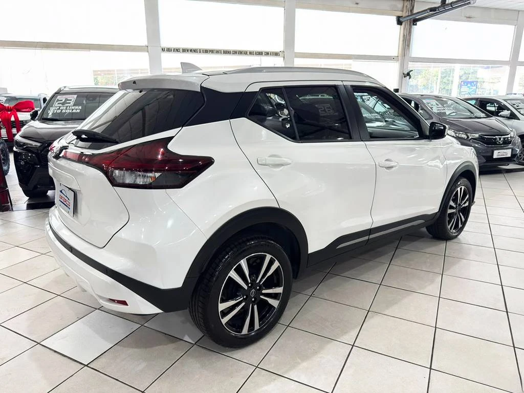NISSAN KICKS PLAY