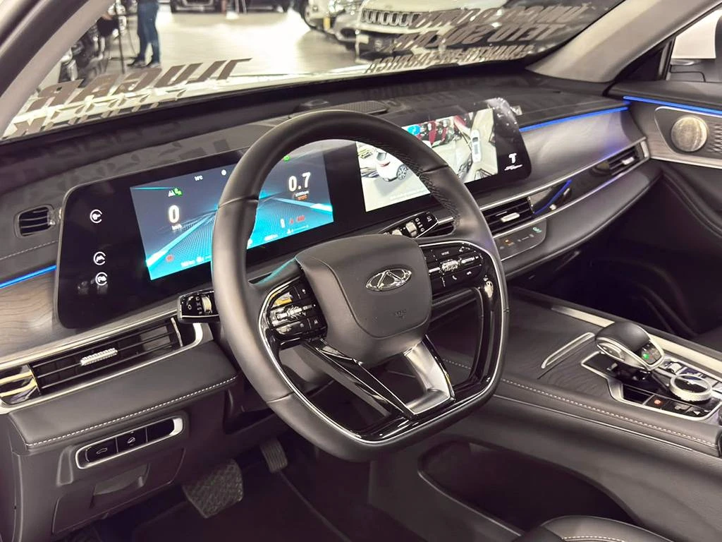CHERY TIGGO 8