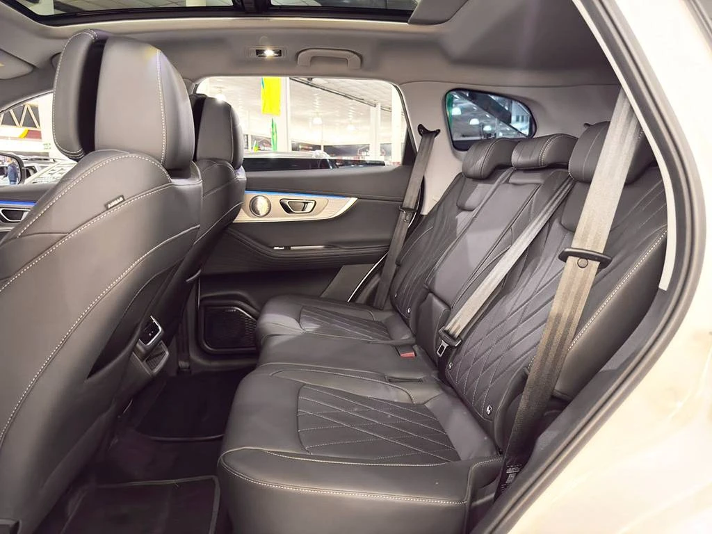 CHERY TIGGO 8