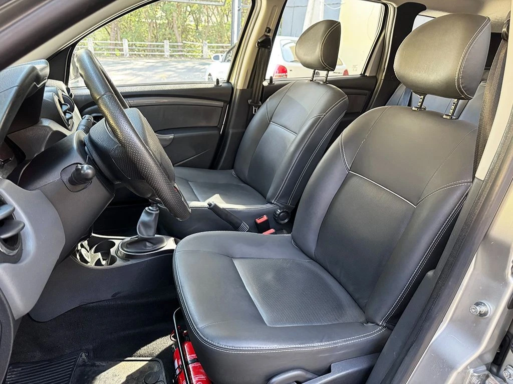 RENAULT DUSTER