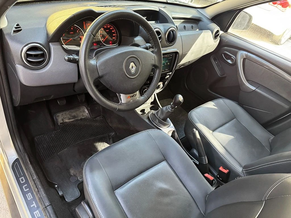 RENAULT DUSTER