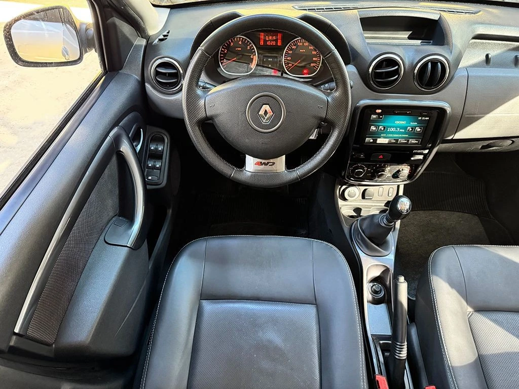 RENAULT DUSTER