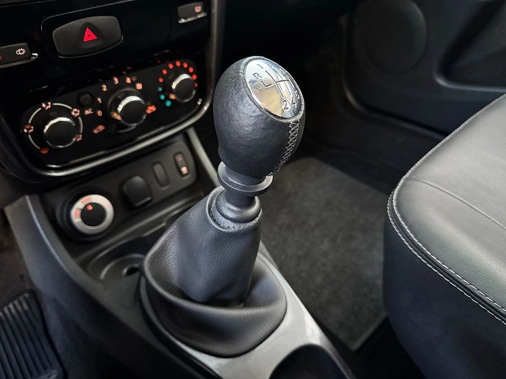 RENAULT DUSTER