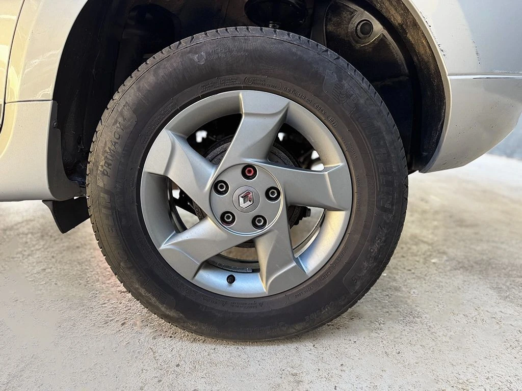 RENAULT DUSTER