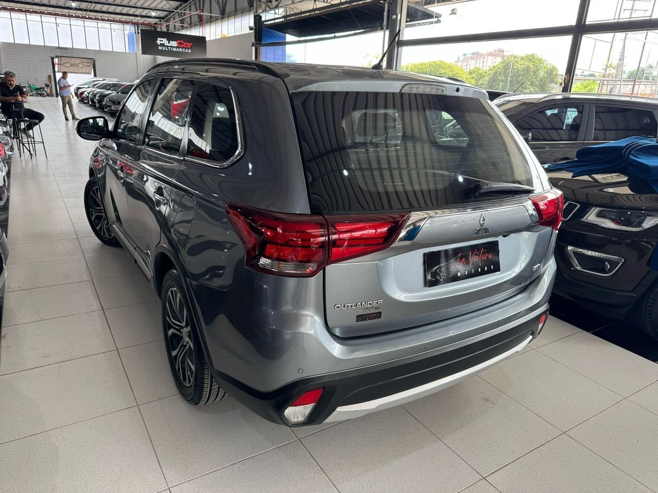 MITSUBISHI OUTLANDER