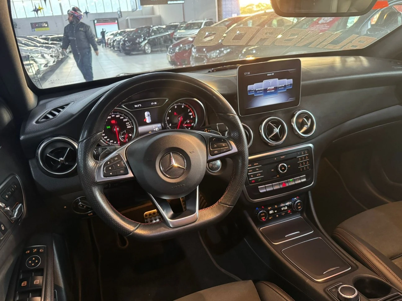 MERCEDES-BENZ GLA 250
