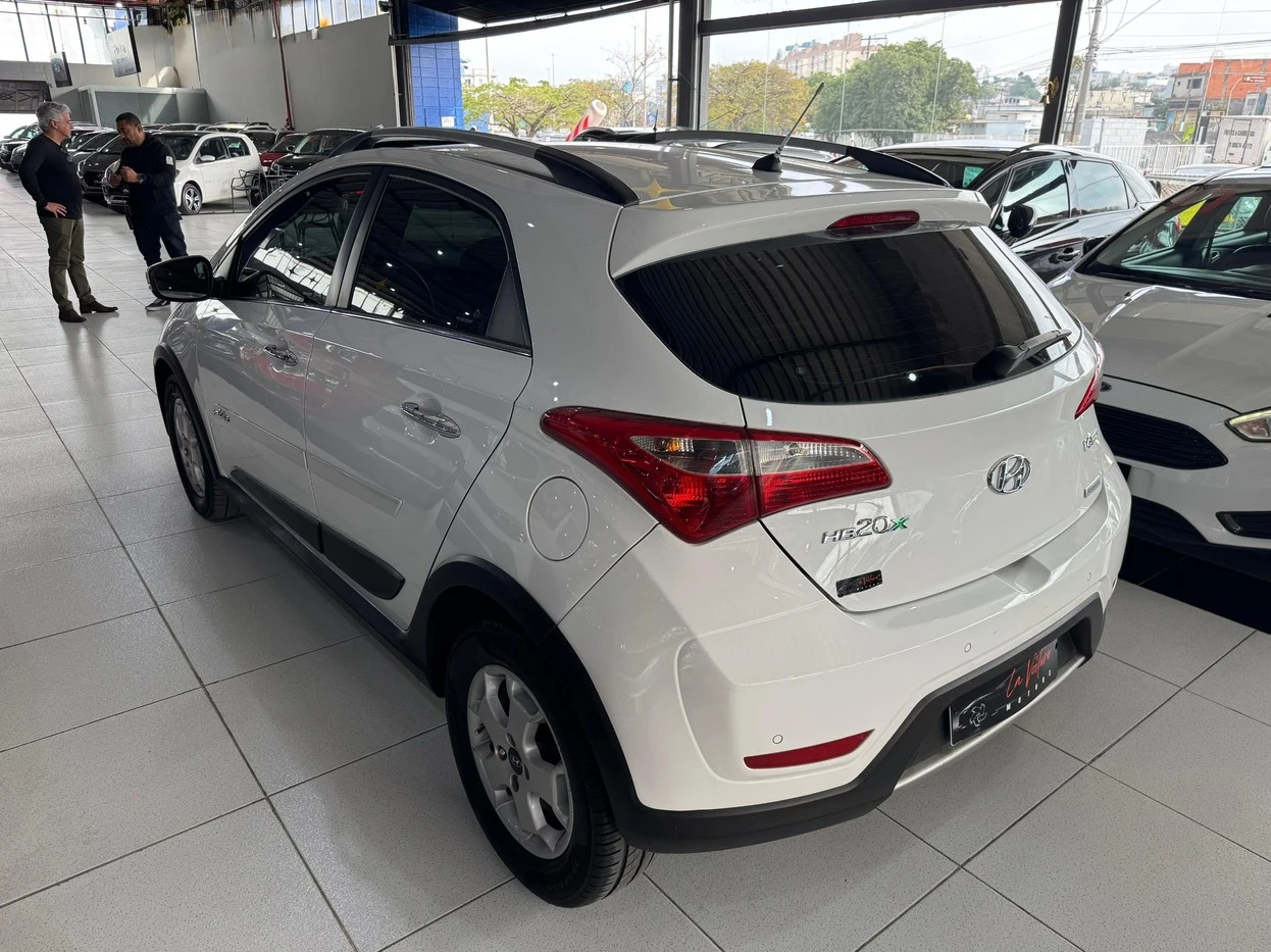 HYUNDAI HB20X