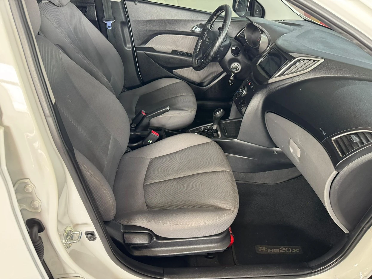 HYUNDAI HB20X