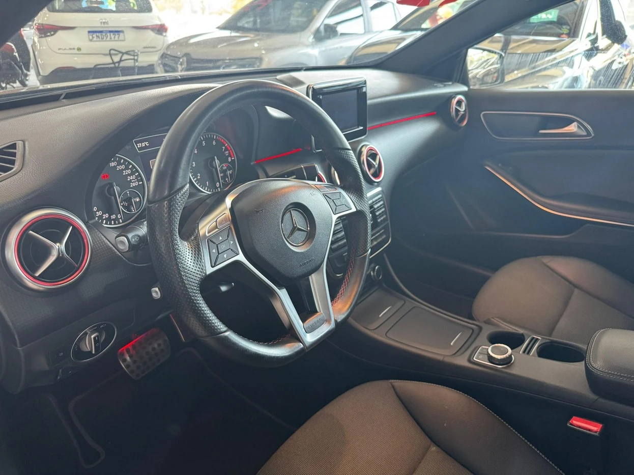 MERCEDES-BENZ A 200