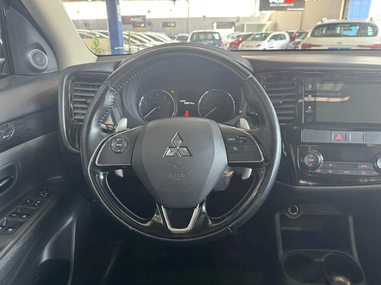 MITSUBISHI OUTLANDER