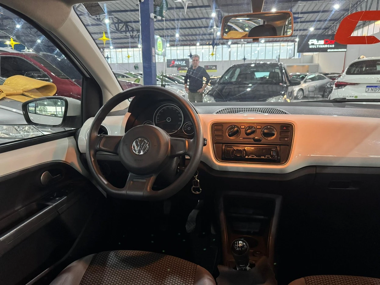 VOLKSWAGEN UP