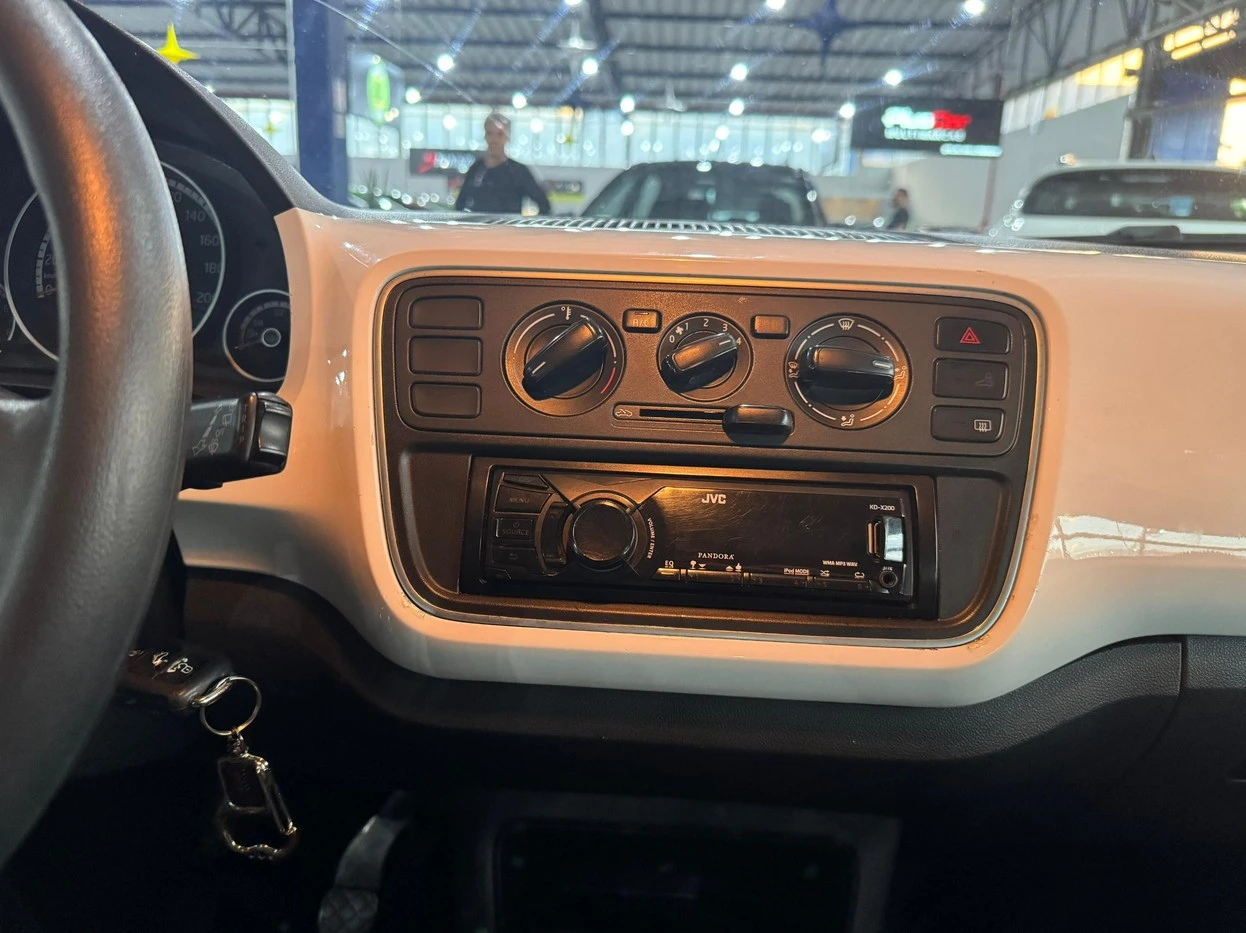 VOLKSWAGEN UP