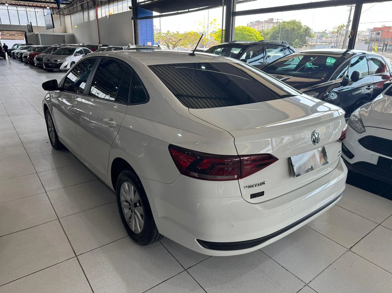VOLKSWAGEN VIRTUS