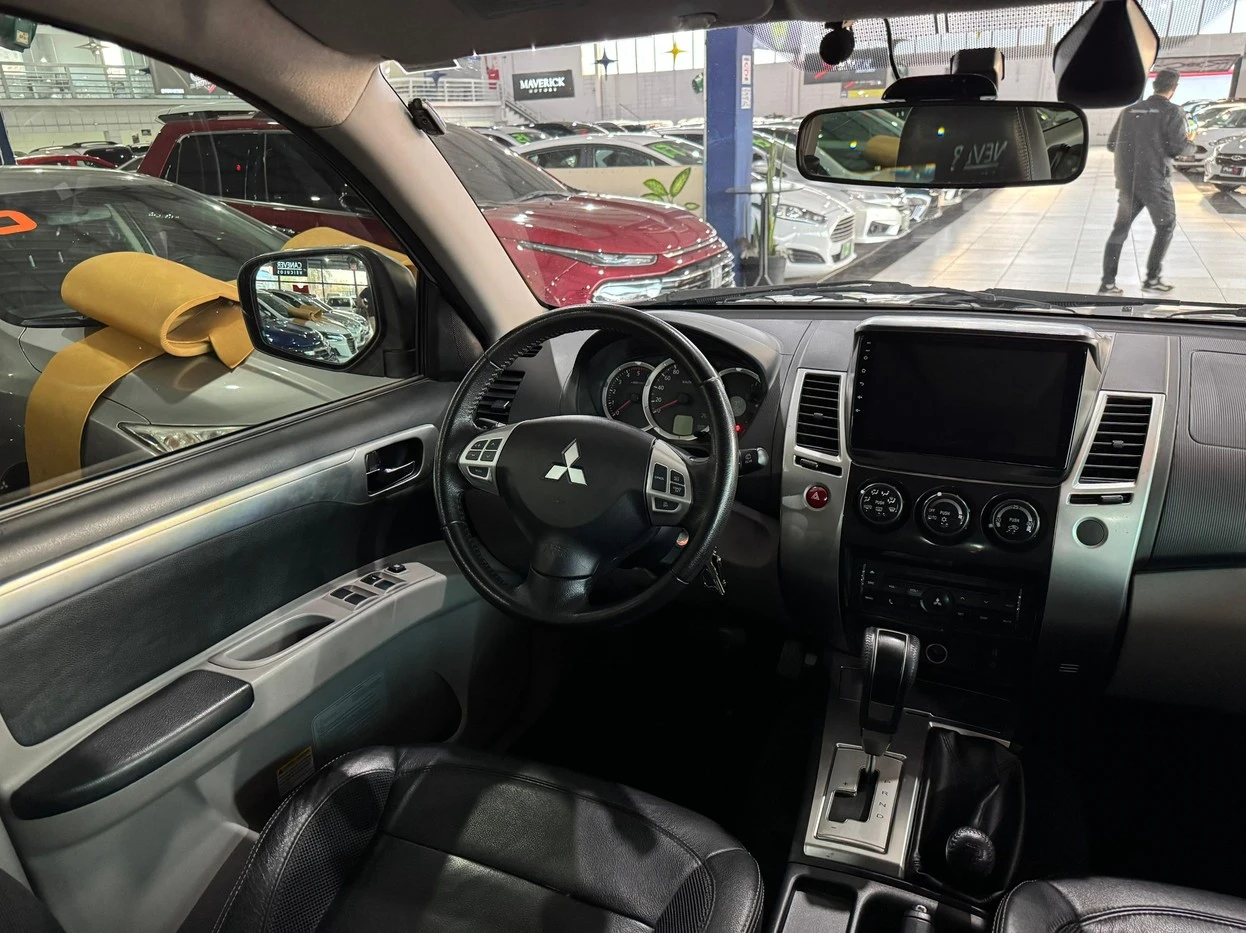 MITSUBISHI PAJERO DAKAR