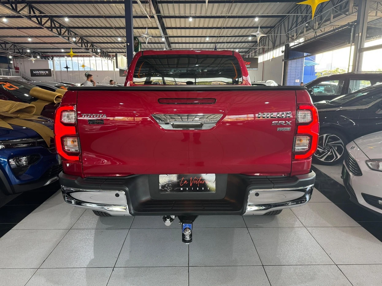 TOYOTA HILUX