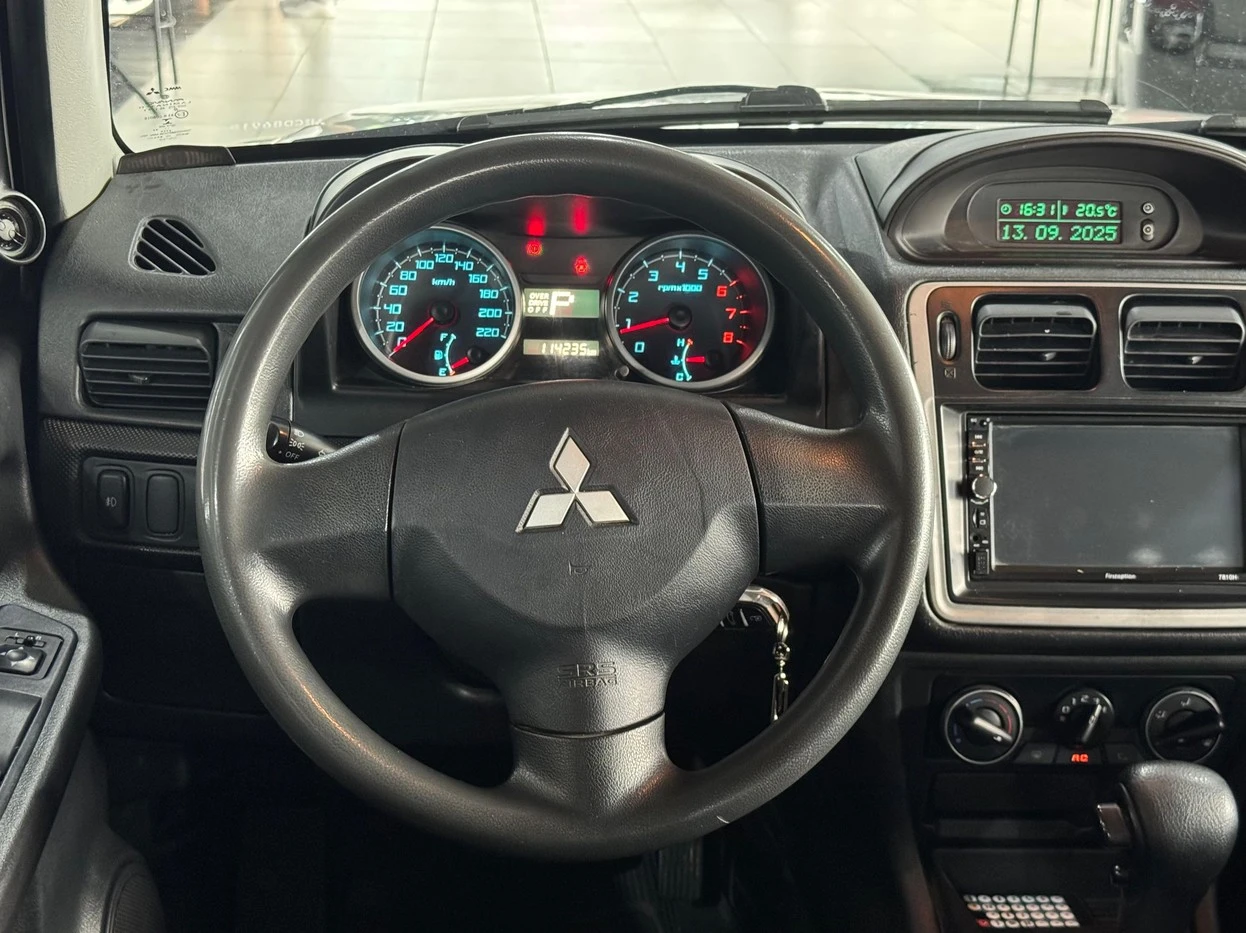 MITSUBISHI PAJERO TR4
