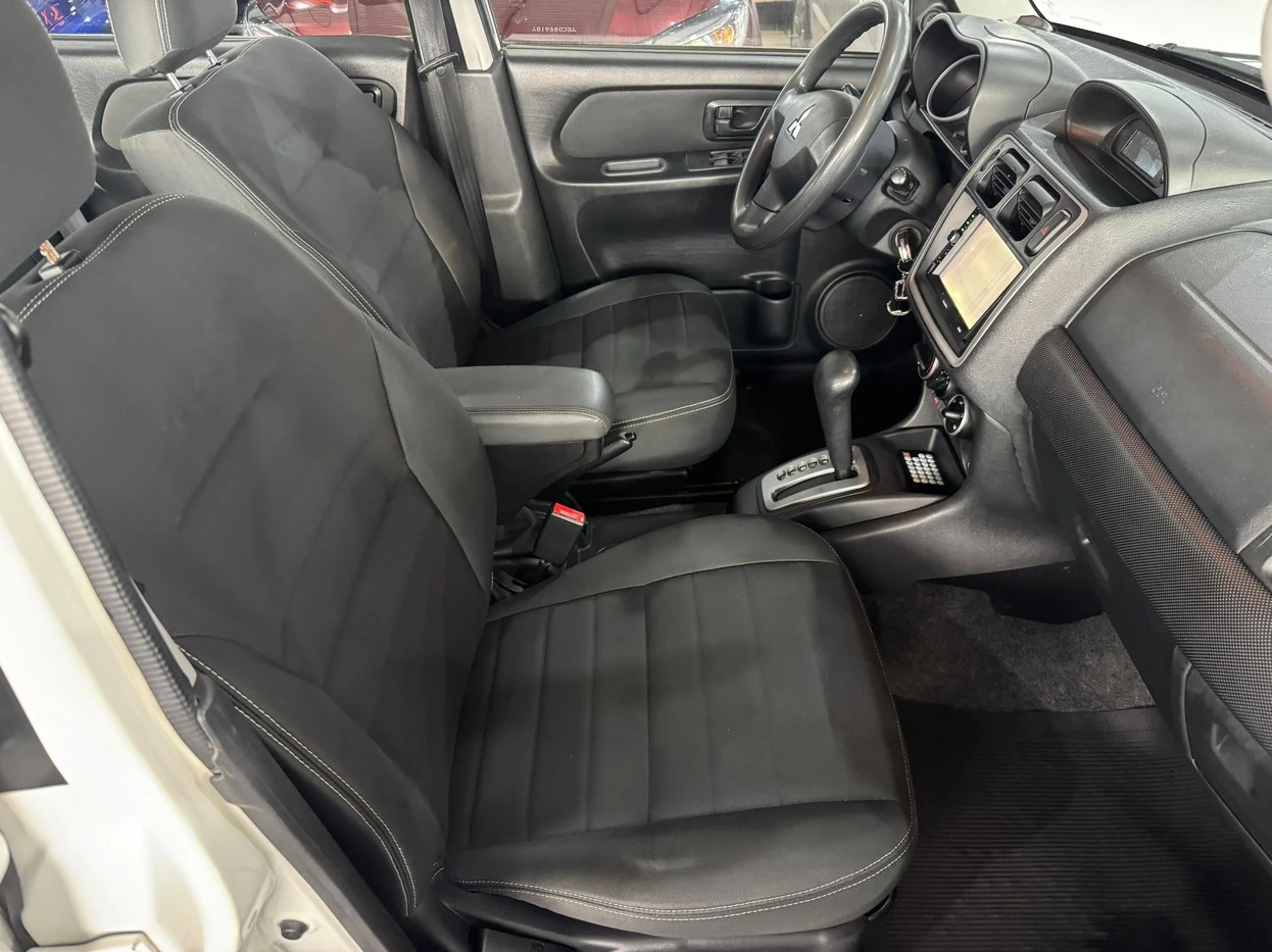 MITSUBISHI PAJERO TR4