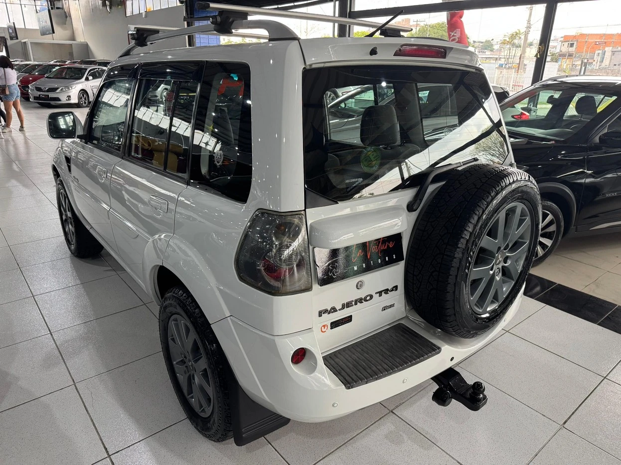 MITSUBISHI PAJERO TR4