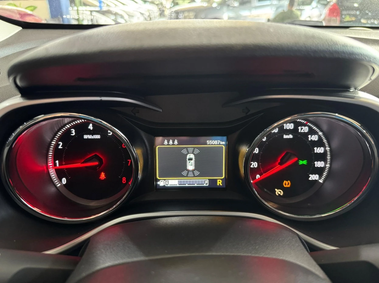 CHEVROLET TRACKER