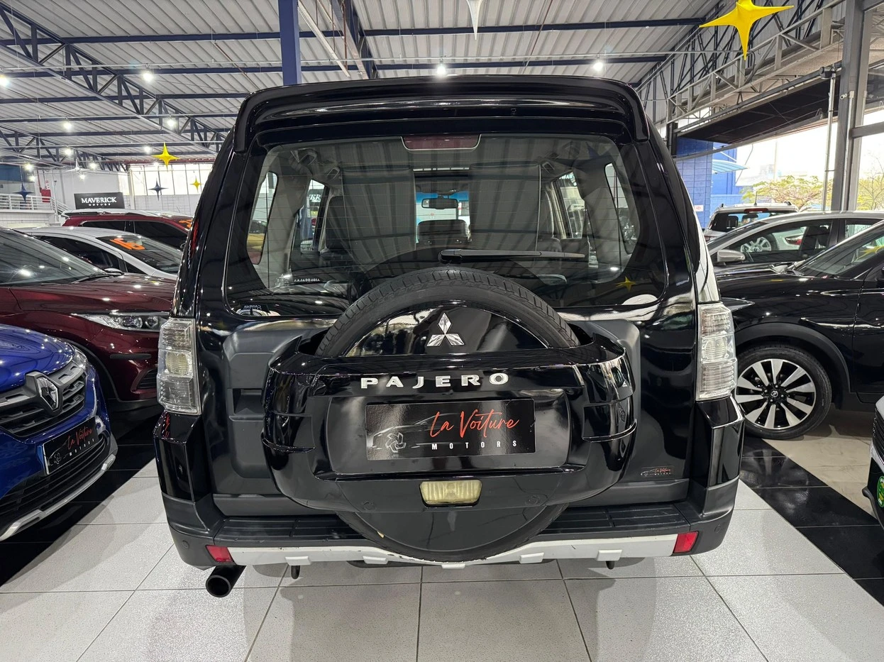 MITSUBISHI PAJERO FULL
