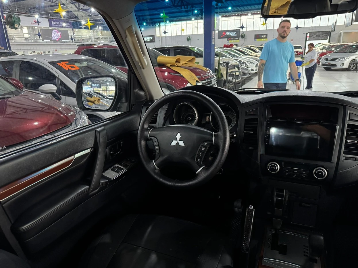 MITSUBISHI PAJERO FULL