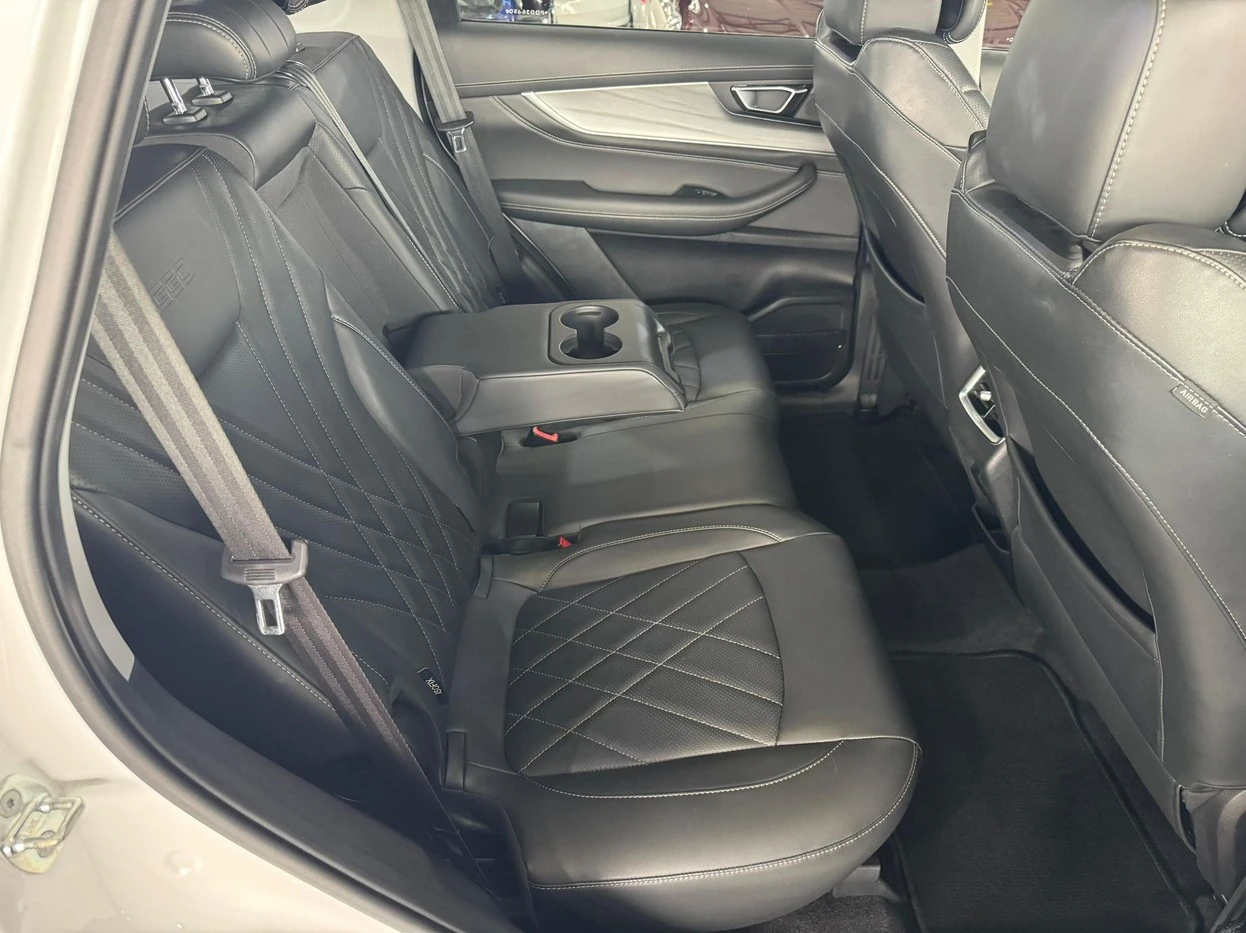 CHERY TIGGO 8