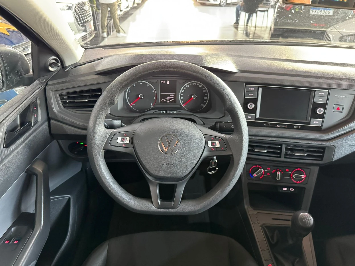 VOLKSWAGEN POLO