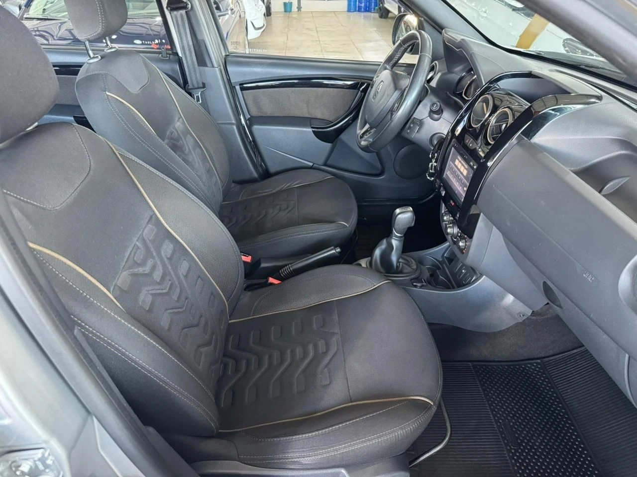 RENAULT DUSTER