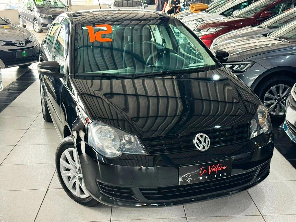 VOLKSWAGEN POLO SEDAN