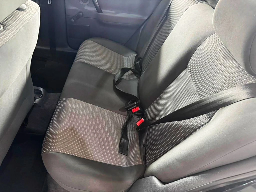 VOLKSWAGEN POLO SEDAN