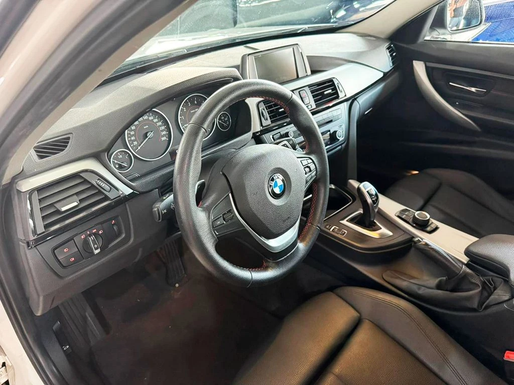 BMW 320i