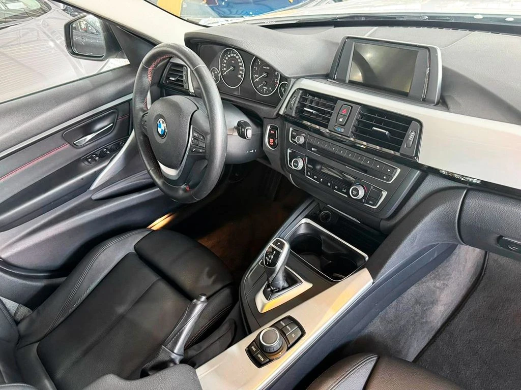 BMW 320i