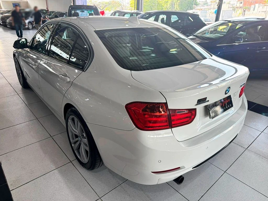 BMW 320i