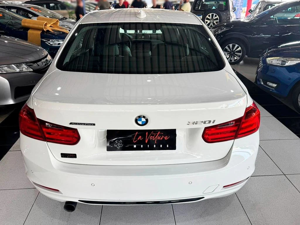 BMW 320i
