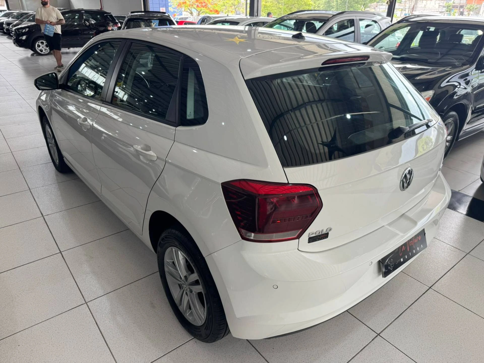 VOLKSWAGEN POLO