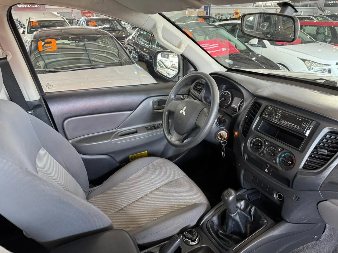 MITSUBISHI L200 TRITON