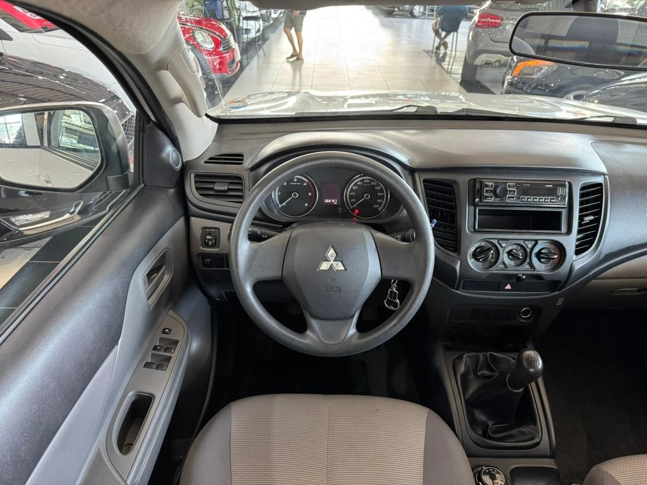 MITSUBISHI L200 TRITON