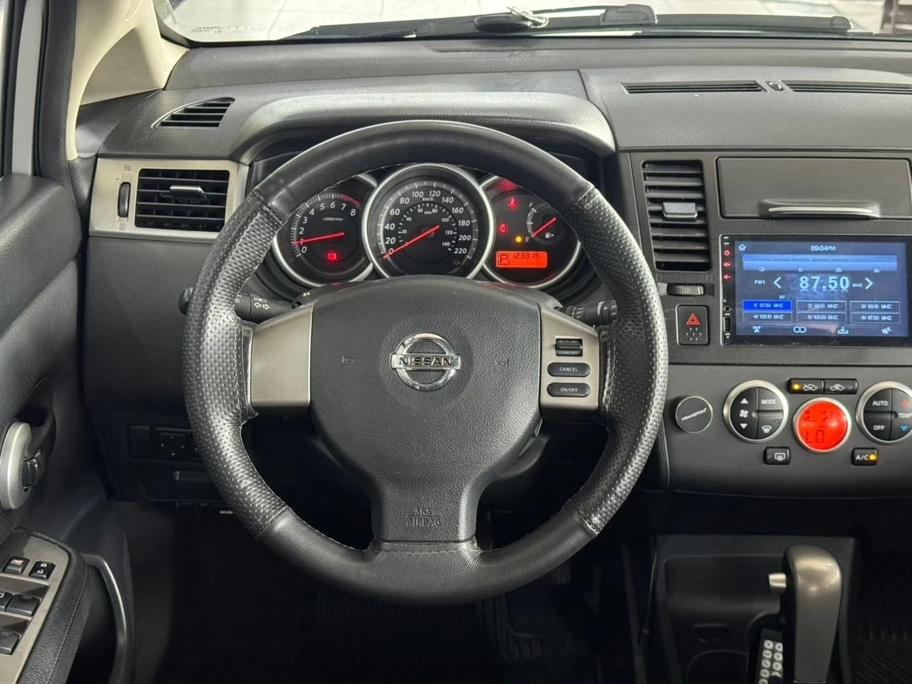 NISSAN TIIDA